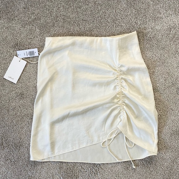 Aritzia Silk Ruched Skirt size 4 - Picture 1 of 4